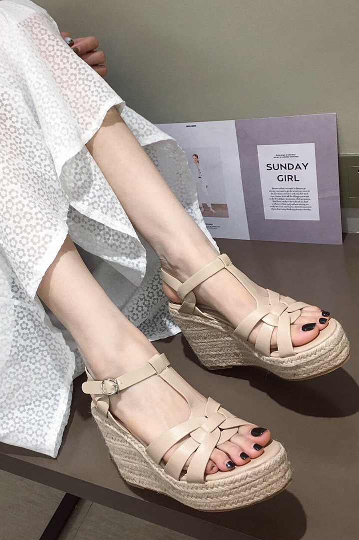 Platform thick-soled straw high-heeled sandals